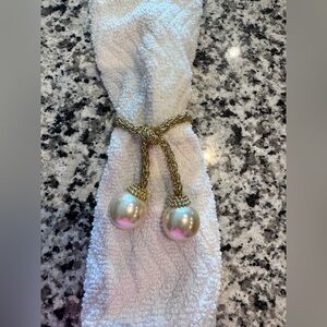 8 Gold Rope and Pearl napkin holders